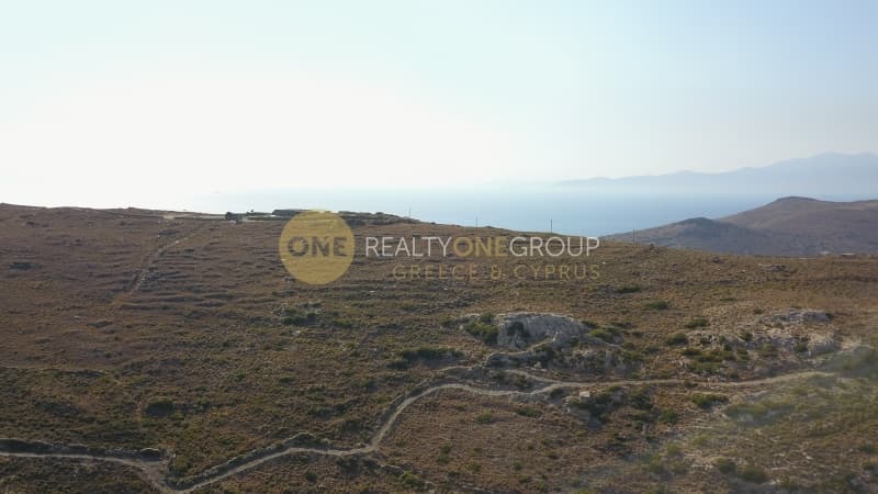 Parcel in Gavrio, Andros — Photo 22 of 30