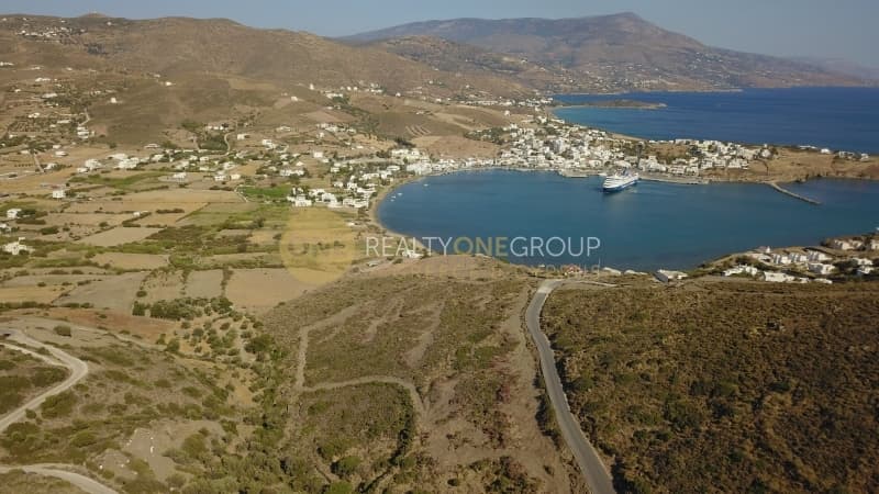 Parcel in Gavrio, Andros — Photo 19 of 30