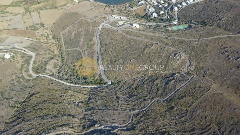 Parcel in Gavrio, Andros — Photo 14 of 30