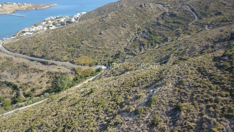 Parcel in Gavrio, Andros — Photo 24 of 30
