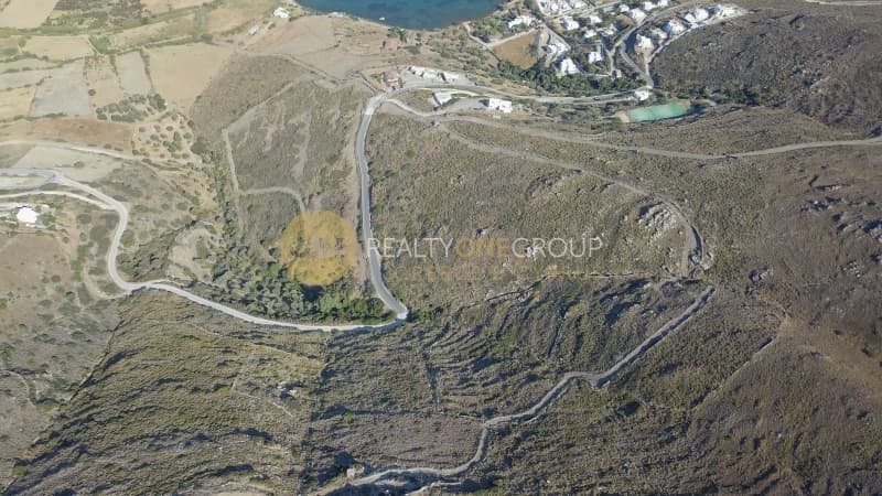 Parcel in Gavrio, Andros — Photo 15 of 30