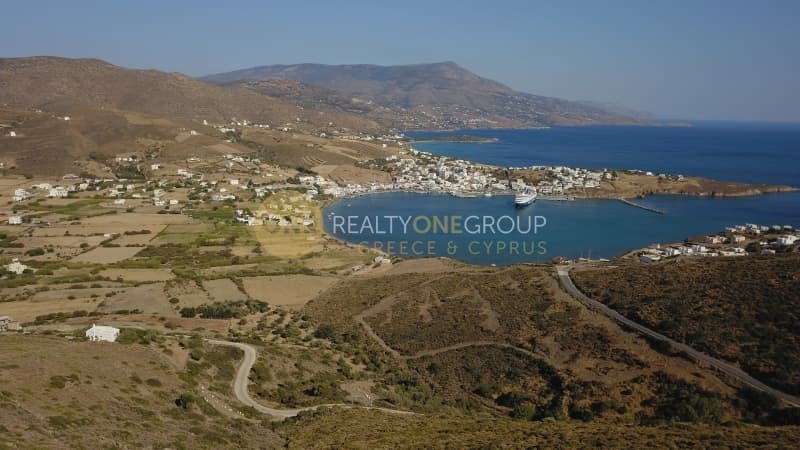 Parcel in Gavrio, Andros — Photo 23 of 30
