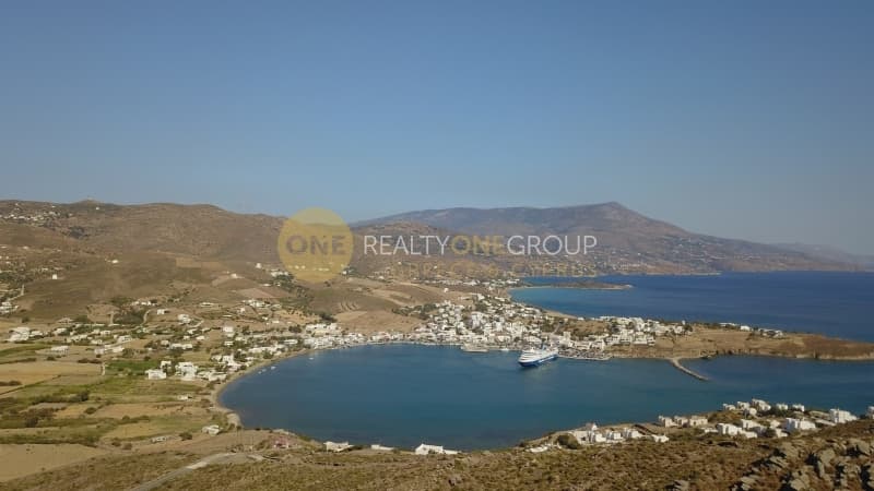 Parcel in Gavrio, Andros — Photo 2 of 30