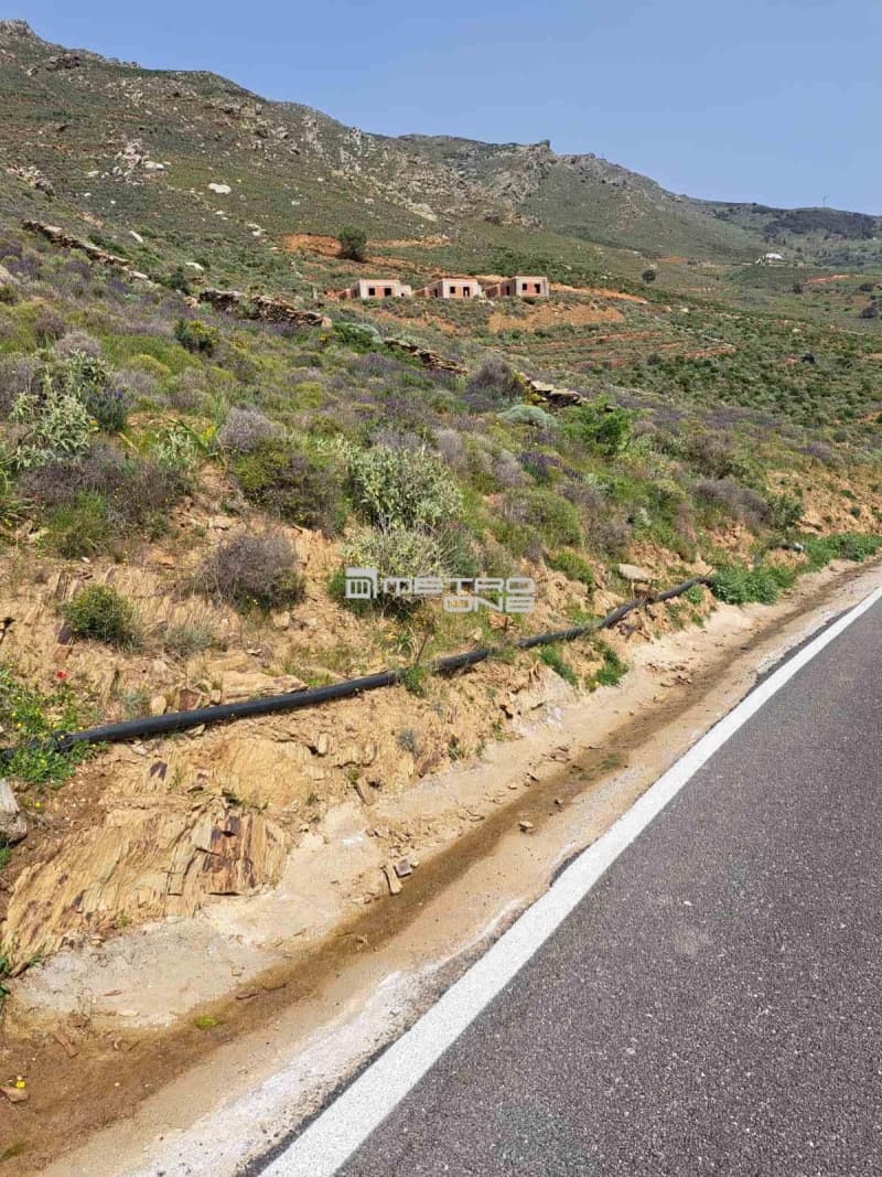 Building Plot in Stenies, Andros — Photo 3 of 4
