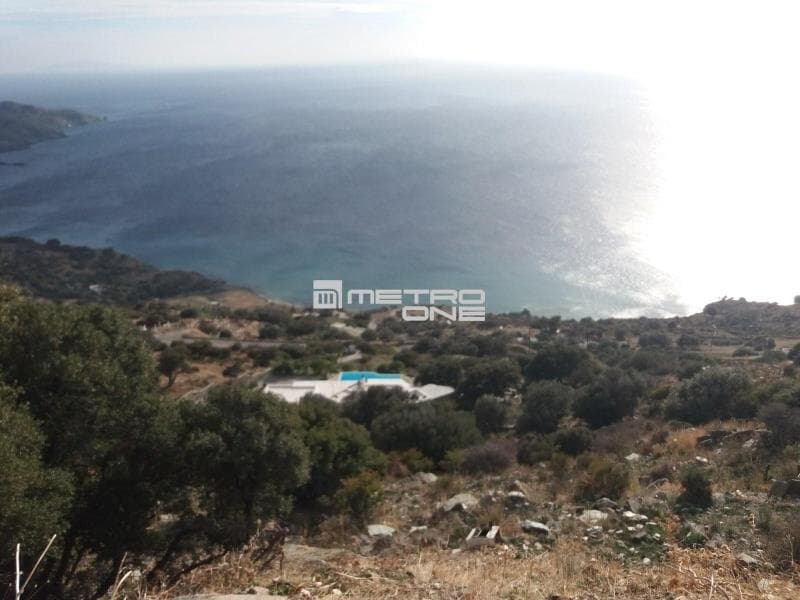 Parcel in Mpatsi, Andros — Photo 1 of 7