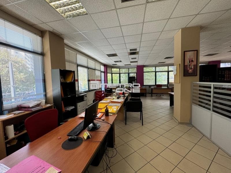Office in Platia Kanigos, Exarchia - Neapoli — Photo 10 of 18