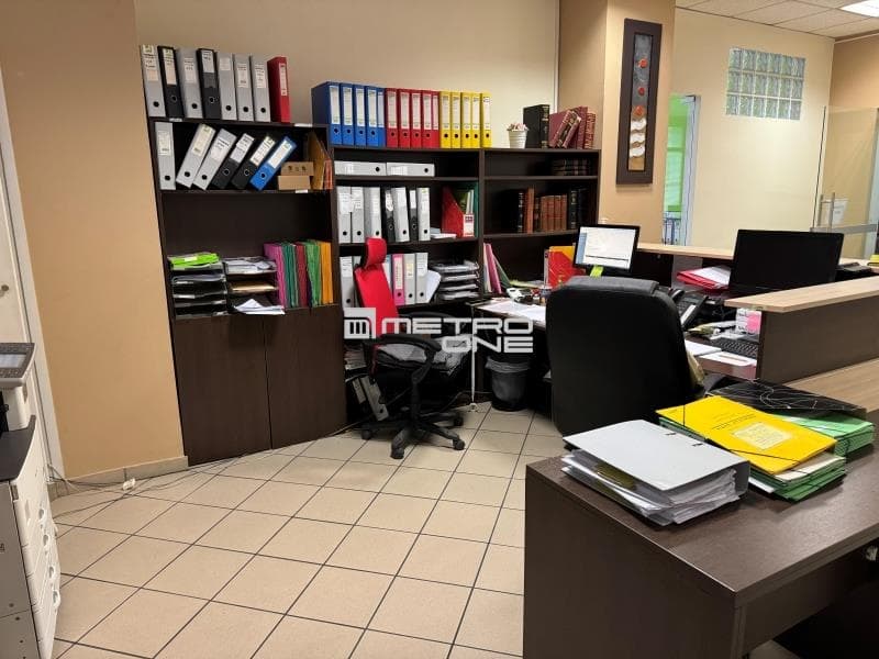 Office in Platia Kanigos, Exarchia - Neapoli — Photo 13 of 18