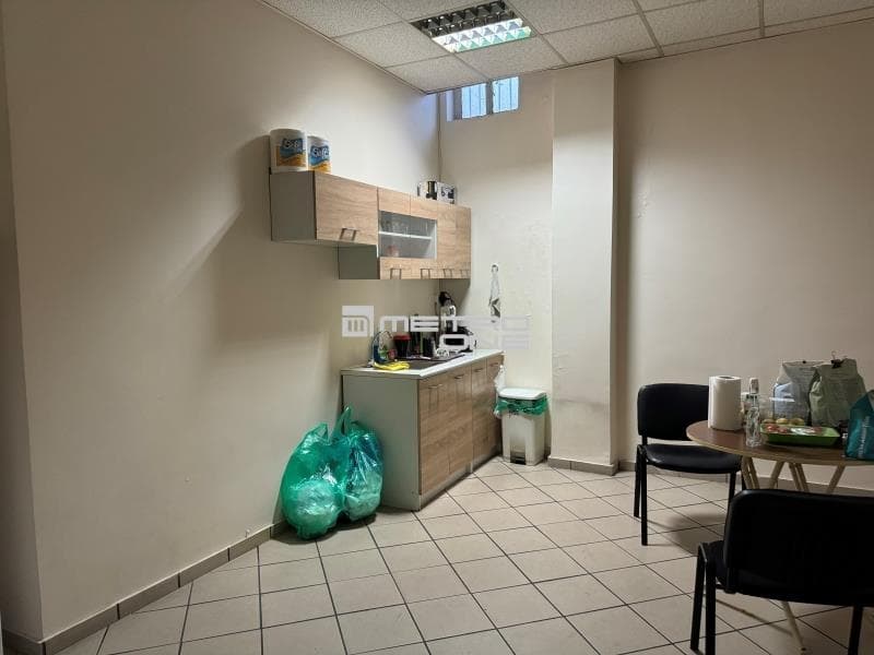 Office in Platia Kanigos, Exarchia - Neapoli — Photo 15 of 18