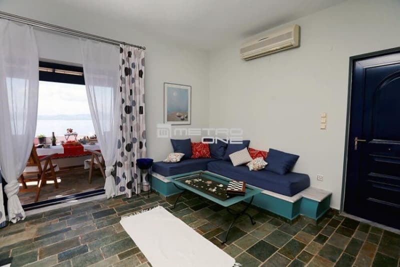 House in Skaloma, Loutraki-Perachora — Photo 1 of 8