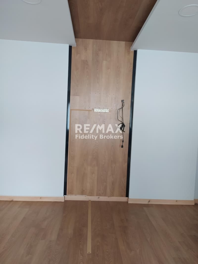 Office in Palia Vouli, Kentro — Photo 3 of 11