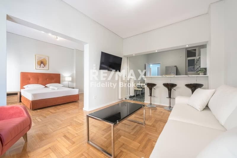 Apartment in Mouseio, Exarchia - Neapoli — Photo 1 of 9