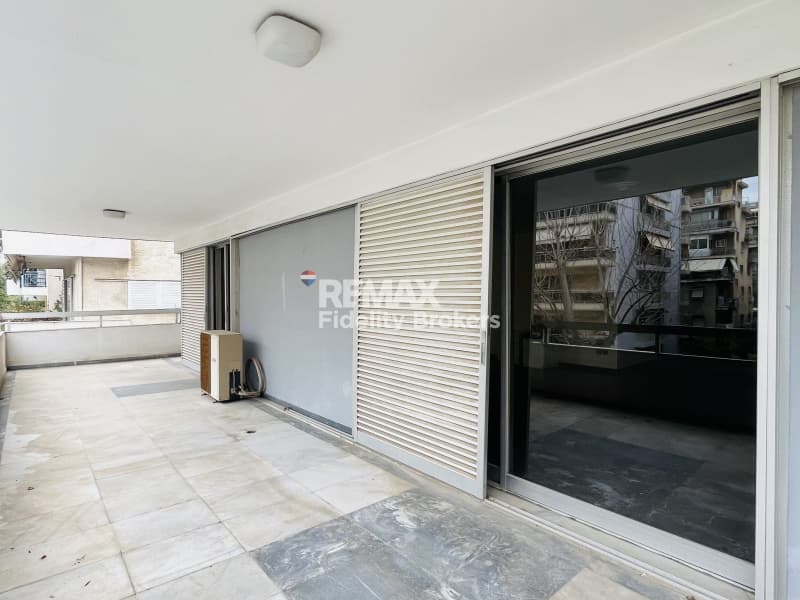 Apartment in Trocadero, Palaio Faliro — Photo 6 of 16