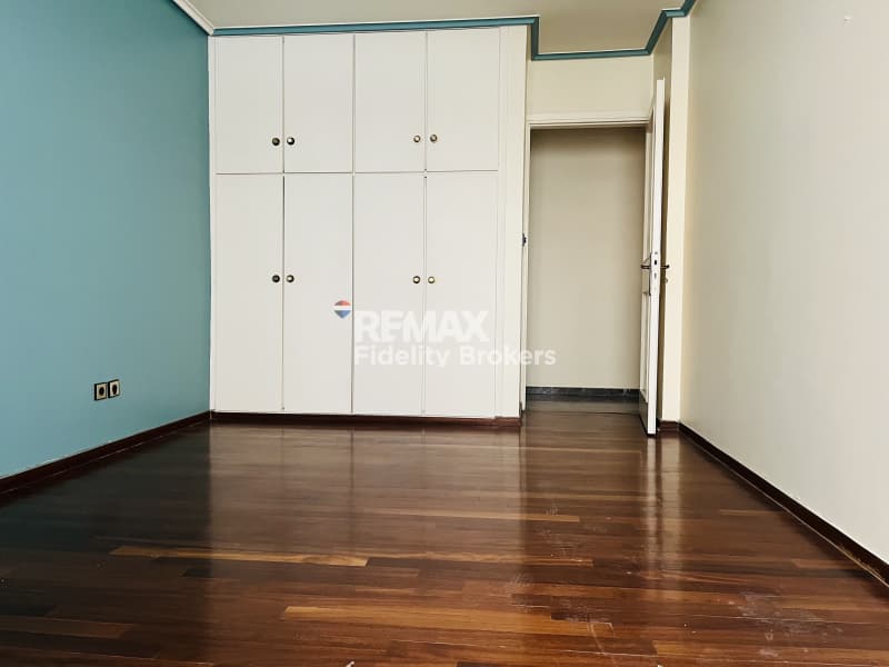Apartment in Trocadero, Palaio Faliro — Photo 9 of 16