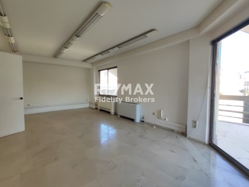 Office in Plateia Klafthmonos, Kentro — Photo 4 of 9