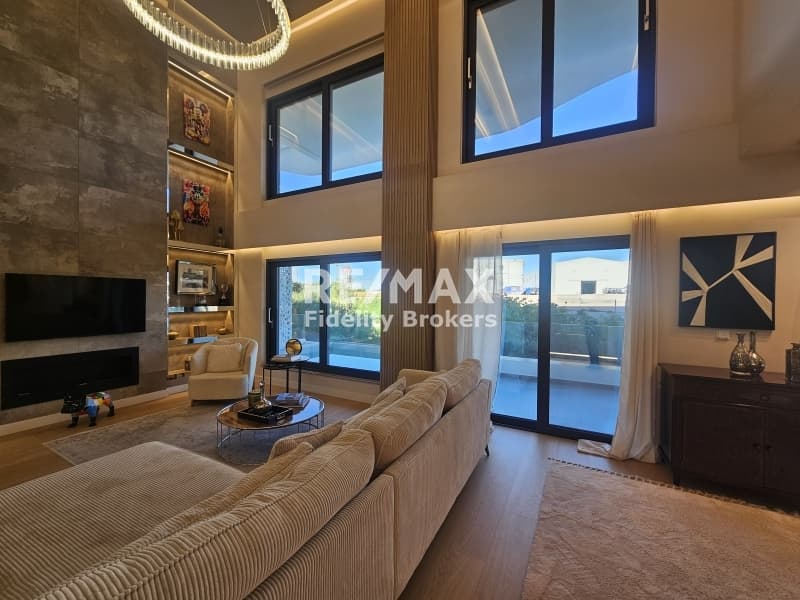 House in Golf, Glyfada — Photo 2 of 27