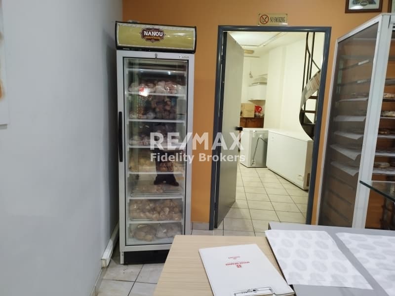 Κατάστημα στην Αγία Φωτεινή Υμηττού, Υμηττός — Φωτογραφία 2 από 8