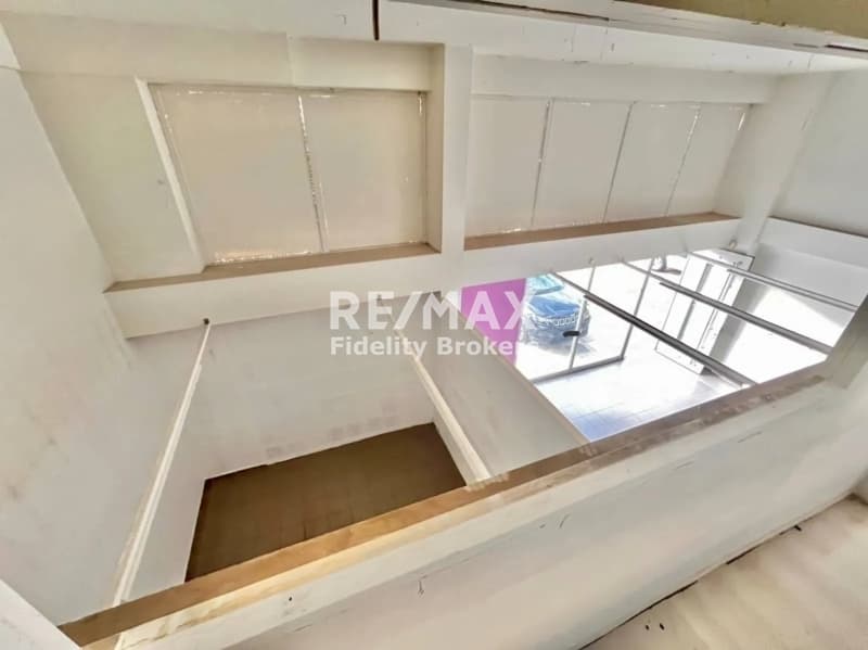 Retail Store in Argyroupoli, Argyroupoli — Photo 4 of 14