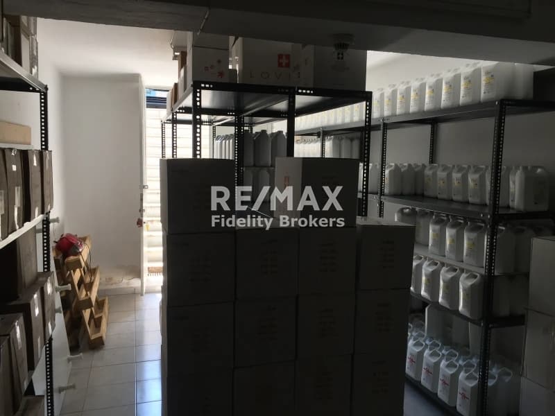 Retail Store in Argyroupoli, Argyroupoli — Photo 13 of 14