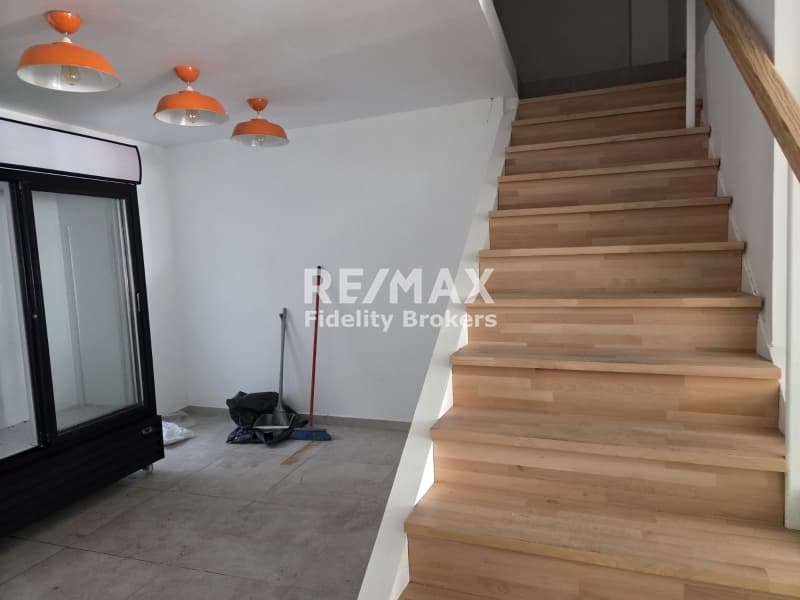 Retail Store in Center, Chalandri — Photo 3 of 6