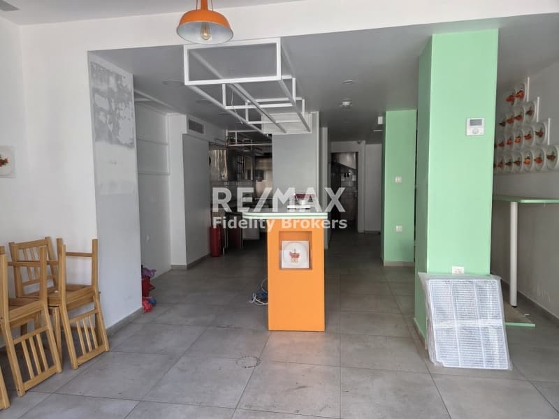 Retail Store in Center, Chalandri — Photo 1 of 6