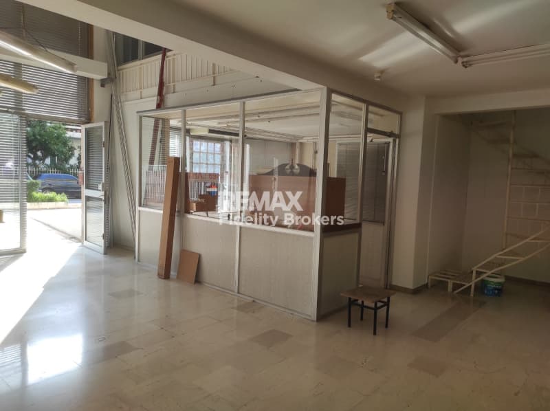Retail Store in Agia Kiriaki, Palaio Faliro — Photo 1 of 14