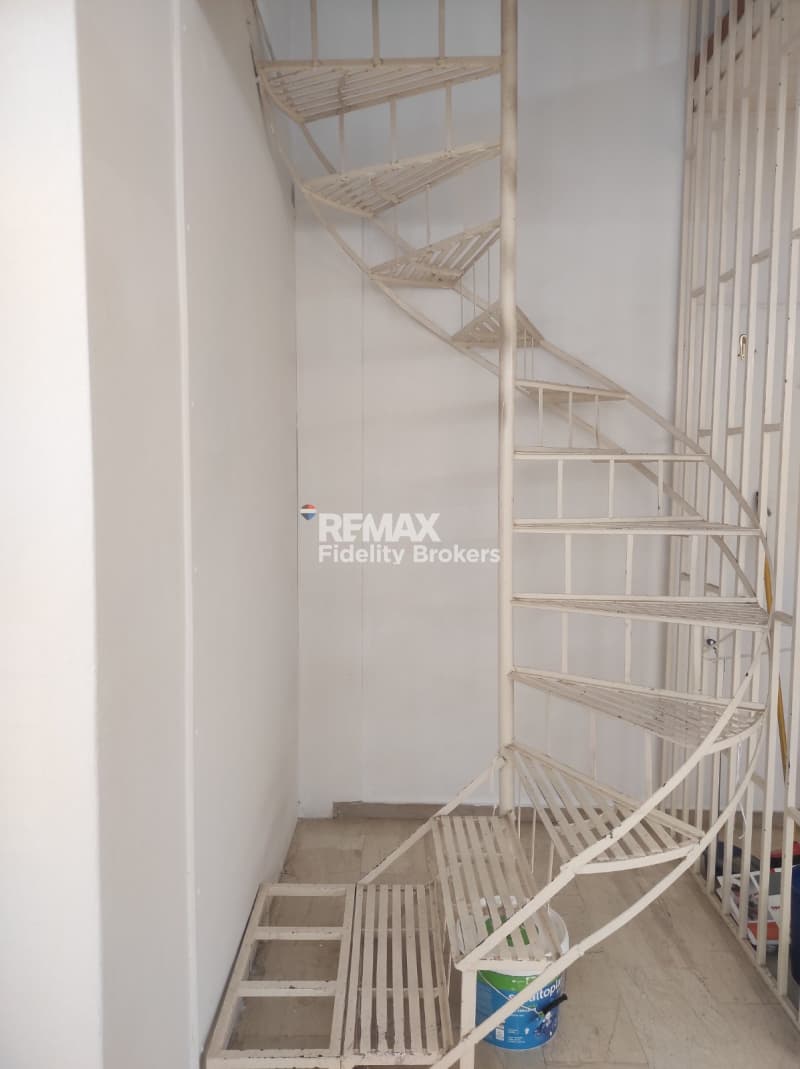 Retail Store in Agia Kiriaki, Palaio Faliro — Photo 14 of 14