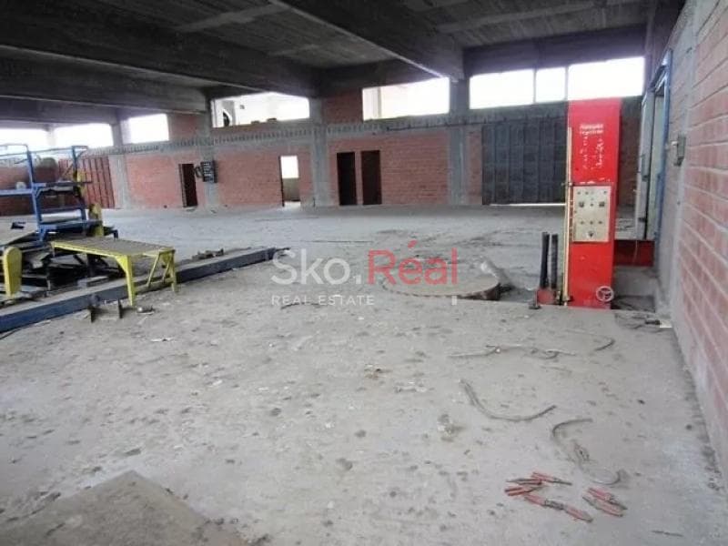 Ελαφρύς Βιομηχανικός Χώρος στην Κάτω Σχολάρι, Μίκρα — Φωτογραφία 11 από 24