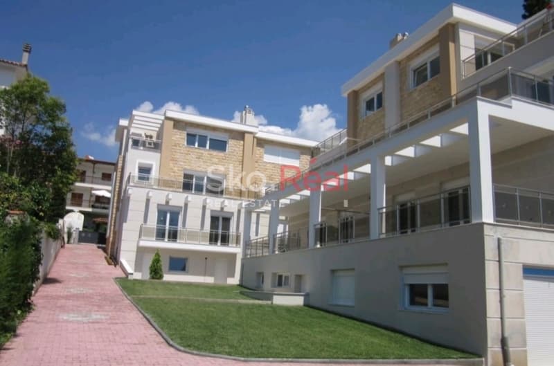 House in Panorama, Panorama — Photo 10 of 25