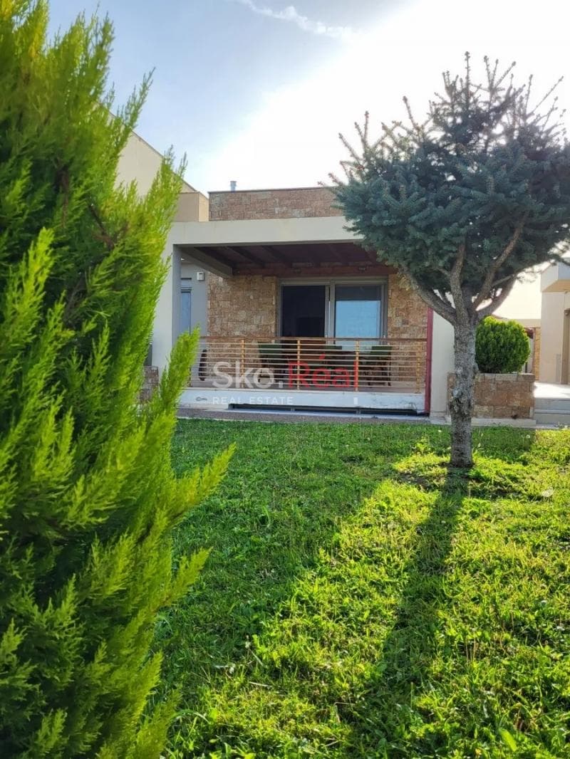 House in Mirtia, Thermi — Photo 2 of 21