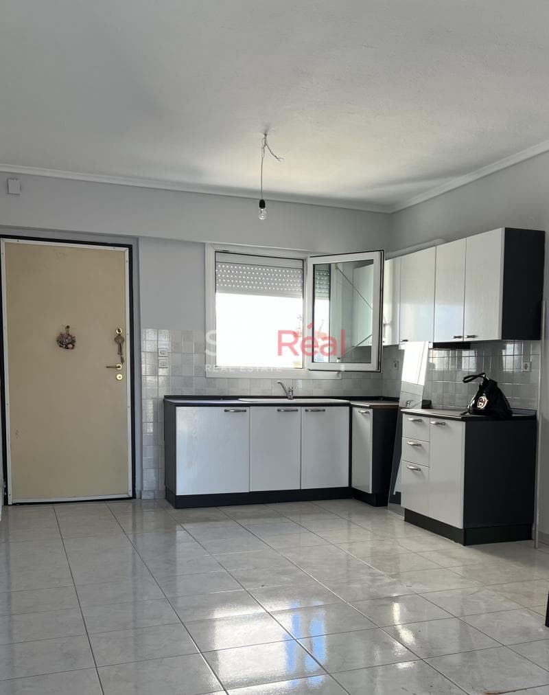 Apartment in Center, Thermi — Photo 1 of 17