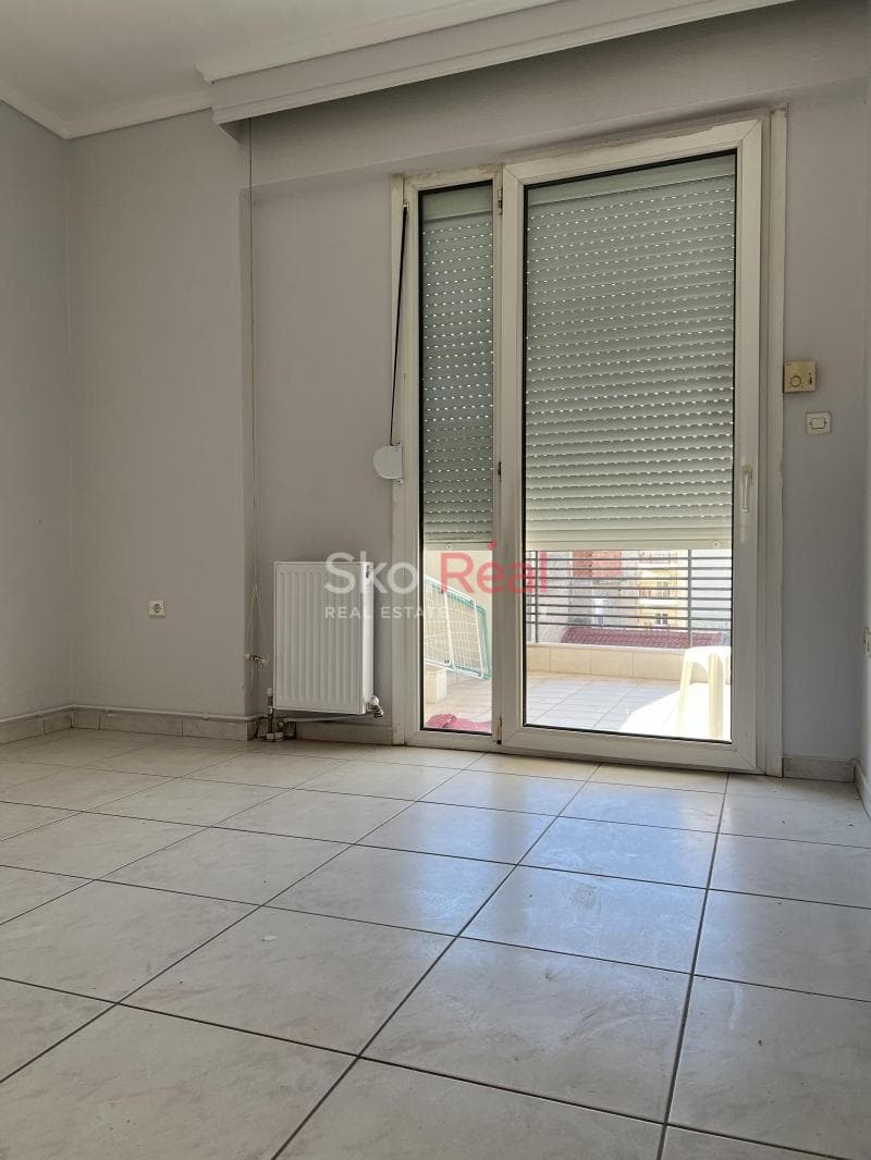 Apartment in Center, Thermi — Photo 10 of 17