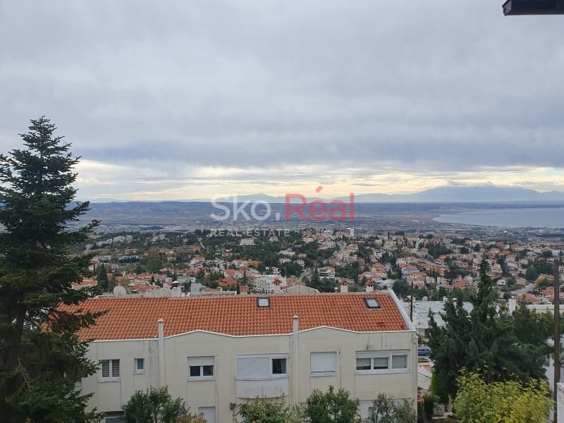 House in Panorama, Panorama — Photo 16 of 26