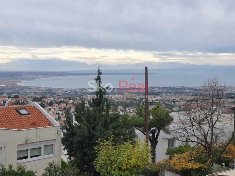 House in Panorama, Panorama — Photo 6 of 26