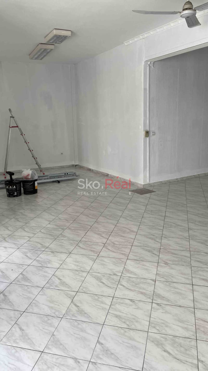 Retail Store in Kountourioti, Neapoli — Photo 2 of 3