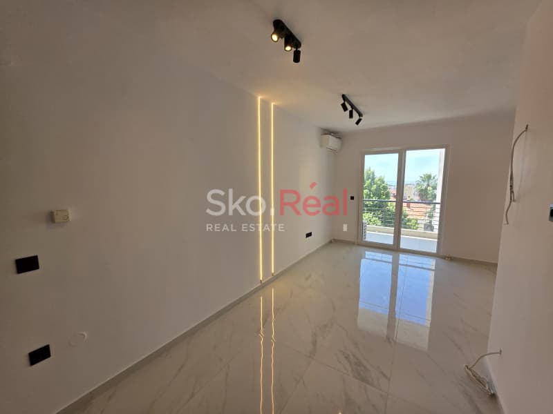 Apartment in Center, Thermi — Photo 2 of 25