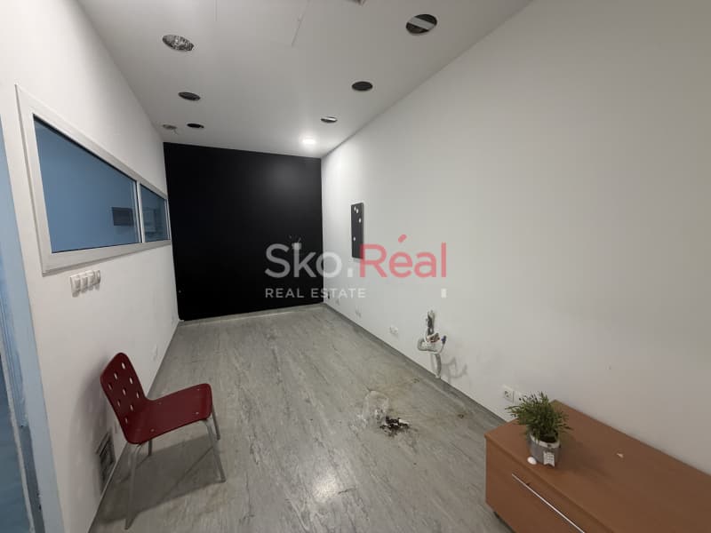 Retail Store in Ano Ilioupoli, Stavroupoli — Photo 19 of 19