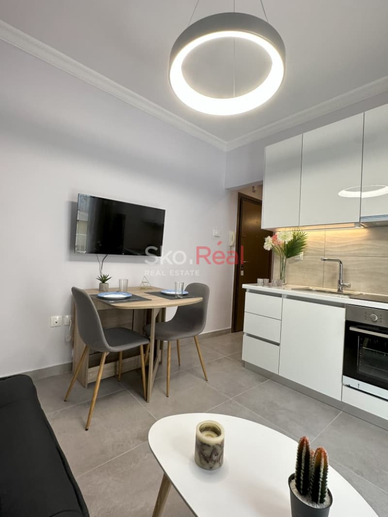 Apartment in Center, Neapoli — Photo 1 of 17