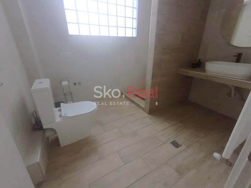Apartment in Center, Pylea — Photo 15 of 25