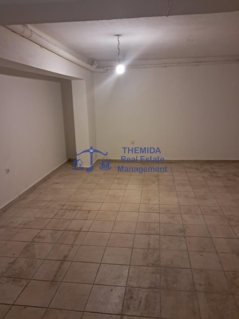 Retail Store in Plagiari, Mikra — Photo 11 of 13