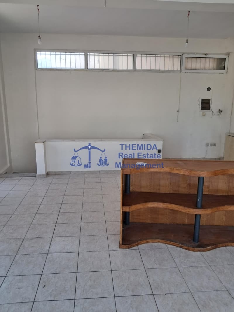 Retail Store in Plagiari, Mikra — Photo 13 of 13