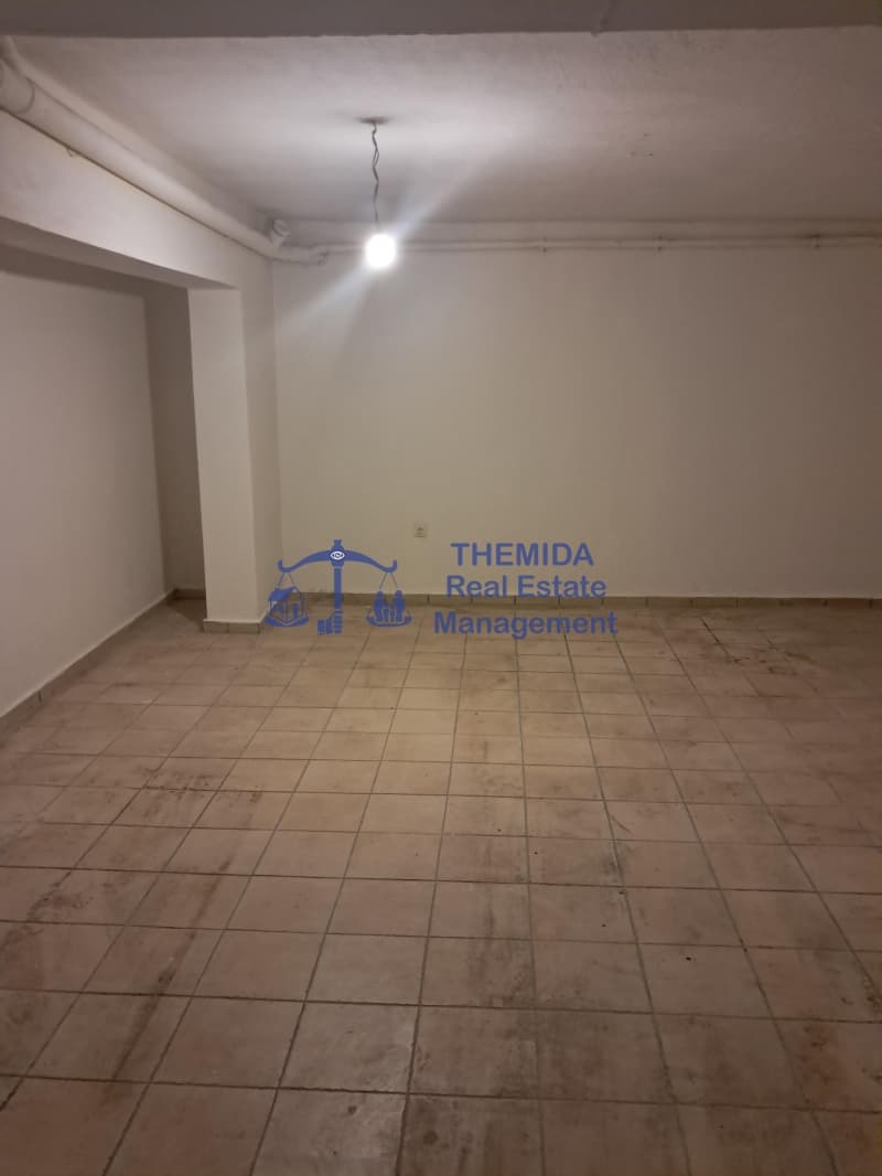 Retail Store in Plagiari, Mikra — Photo 10 of 13