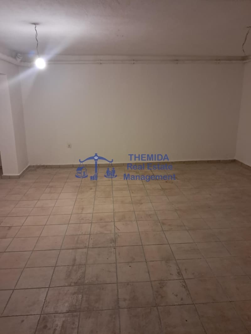 Retail Store in Plagiari, Mikra — Photo 8 of 13
