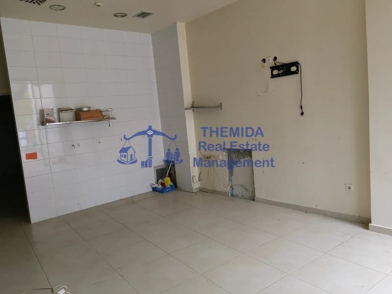 Retail Store in Plagiari, Mikra — Photo 12 of 17