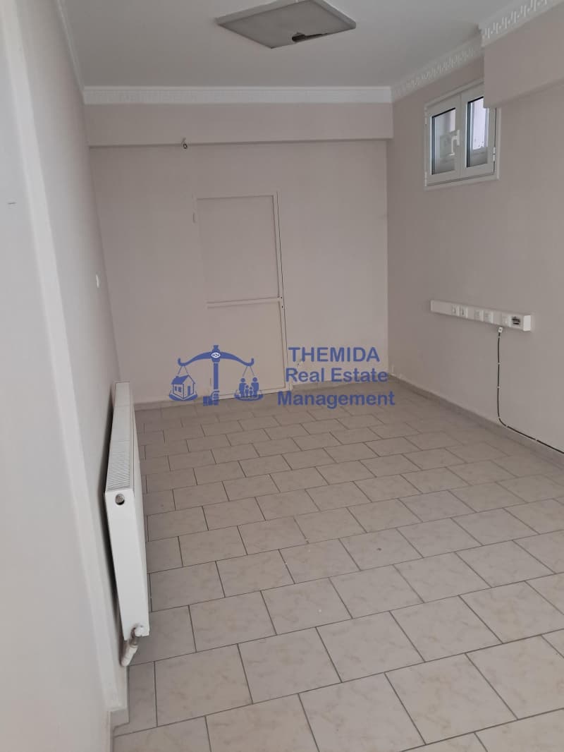 Κατάστημα στην Βασιλικά, Βασιλικά — Φωτογραφία 2 από 10