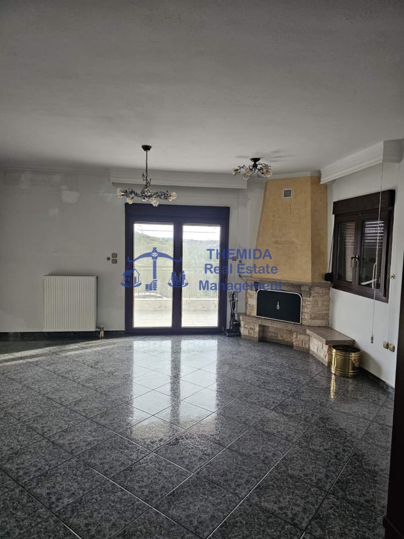 Μονοκατοικία στην Φίλυρο, Πεύκα — Φωτογραφία 23 από 30