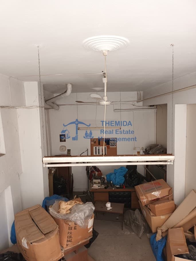 Warehouse in Riga Feraiou, Neapoli — Photo 4 of 21
