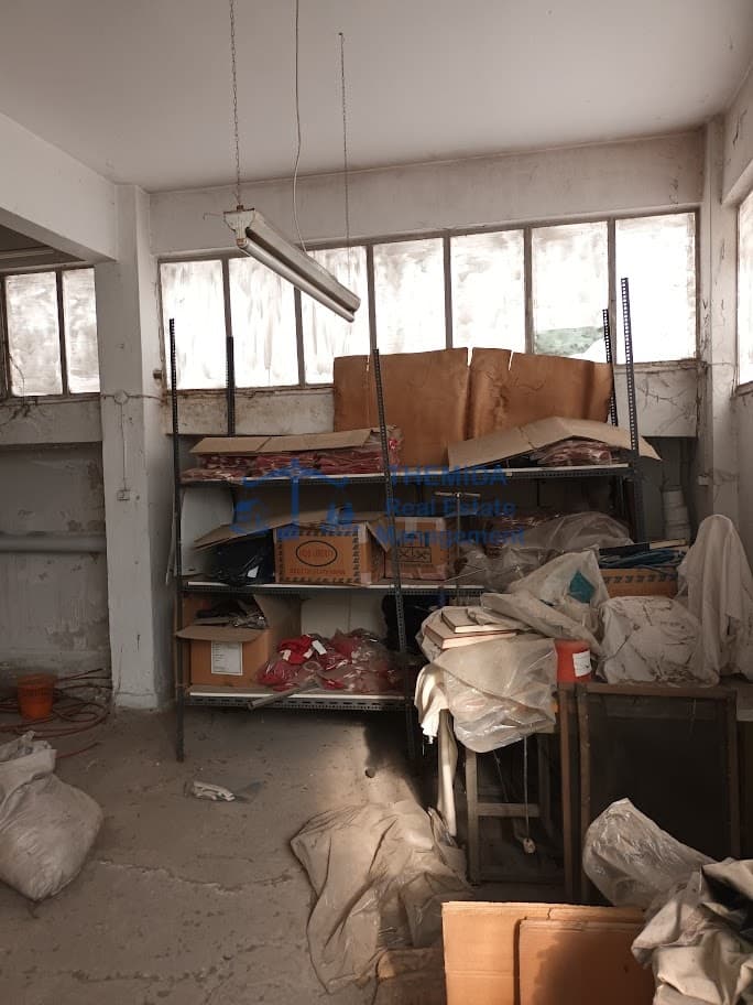 Warehouse in Riga Feraiou, Neapoli — Photo 8 of 21