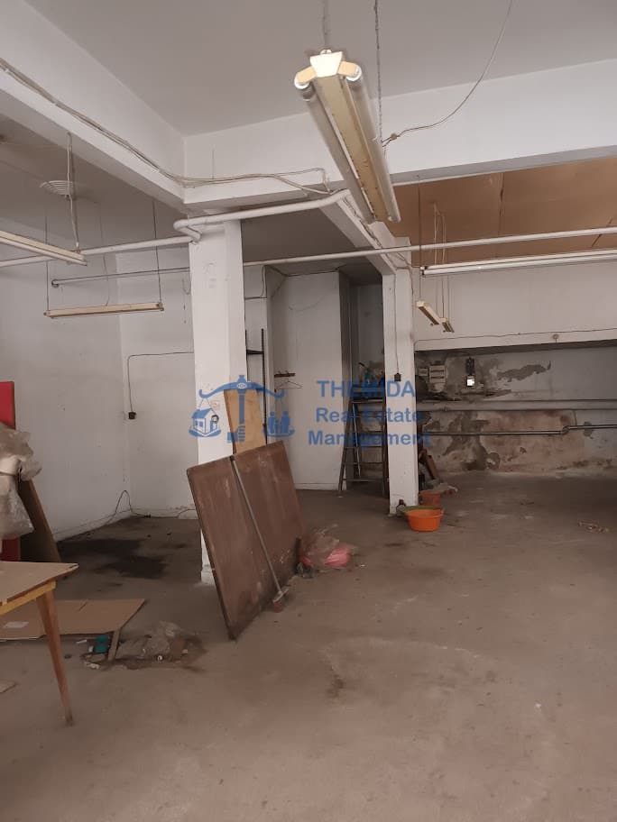 Warehouse in Riga Feraiou, Neapoli — Photo 10 of 21