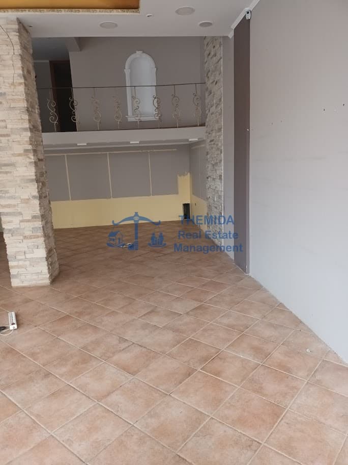 Retail Store in Eptalofos, Ampelokipoi — Photo 1 of 26