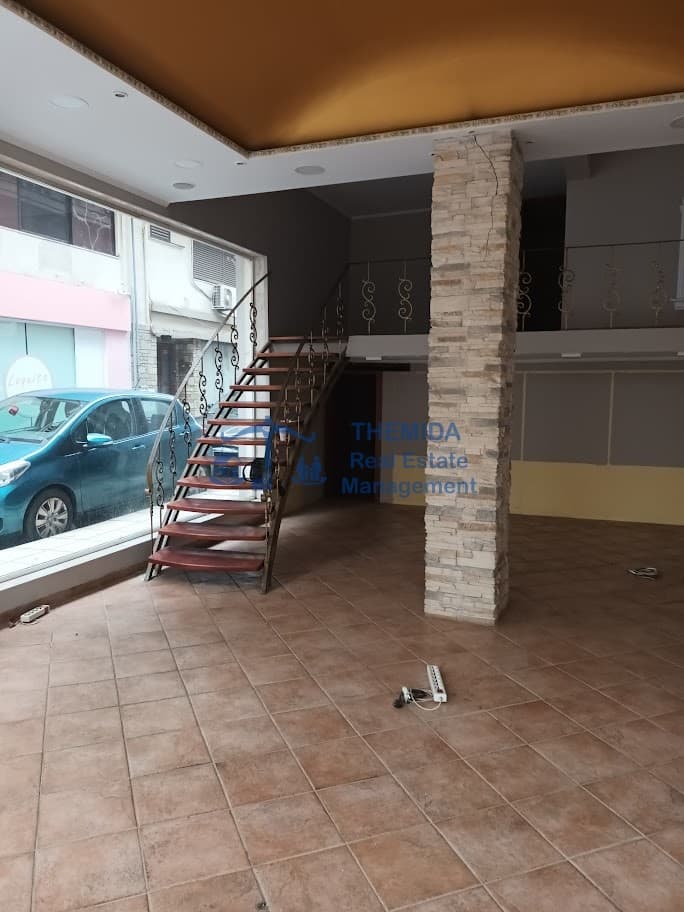 Retail Store in Eptalofos, Ampelokipoi — Photo 2 of 26